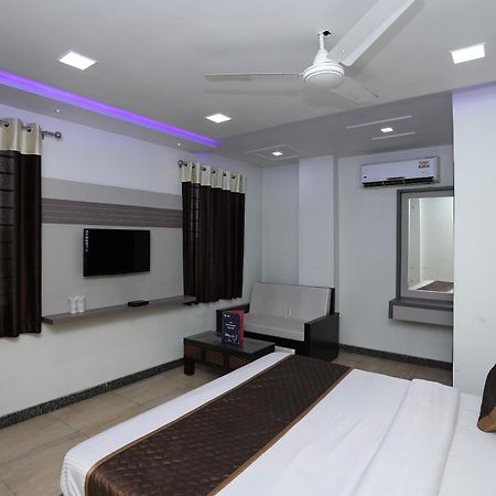 Oyo Hotel Vaishnavi Heritage Inn Агра Экстерьер фото
