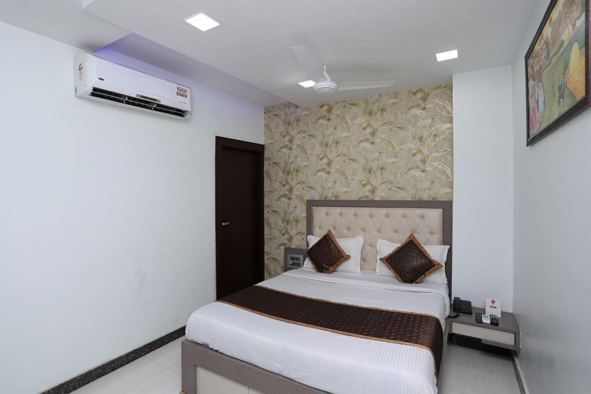 Oyo Hotel Vaishnavi Heritage Inn Агра Экстерьер фото