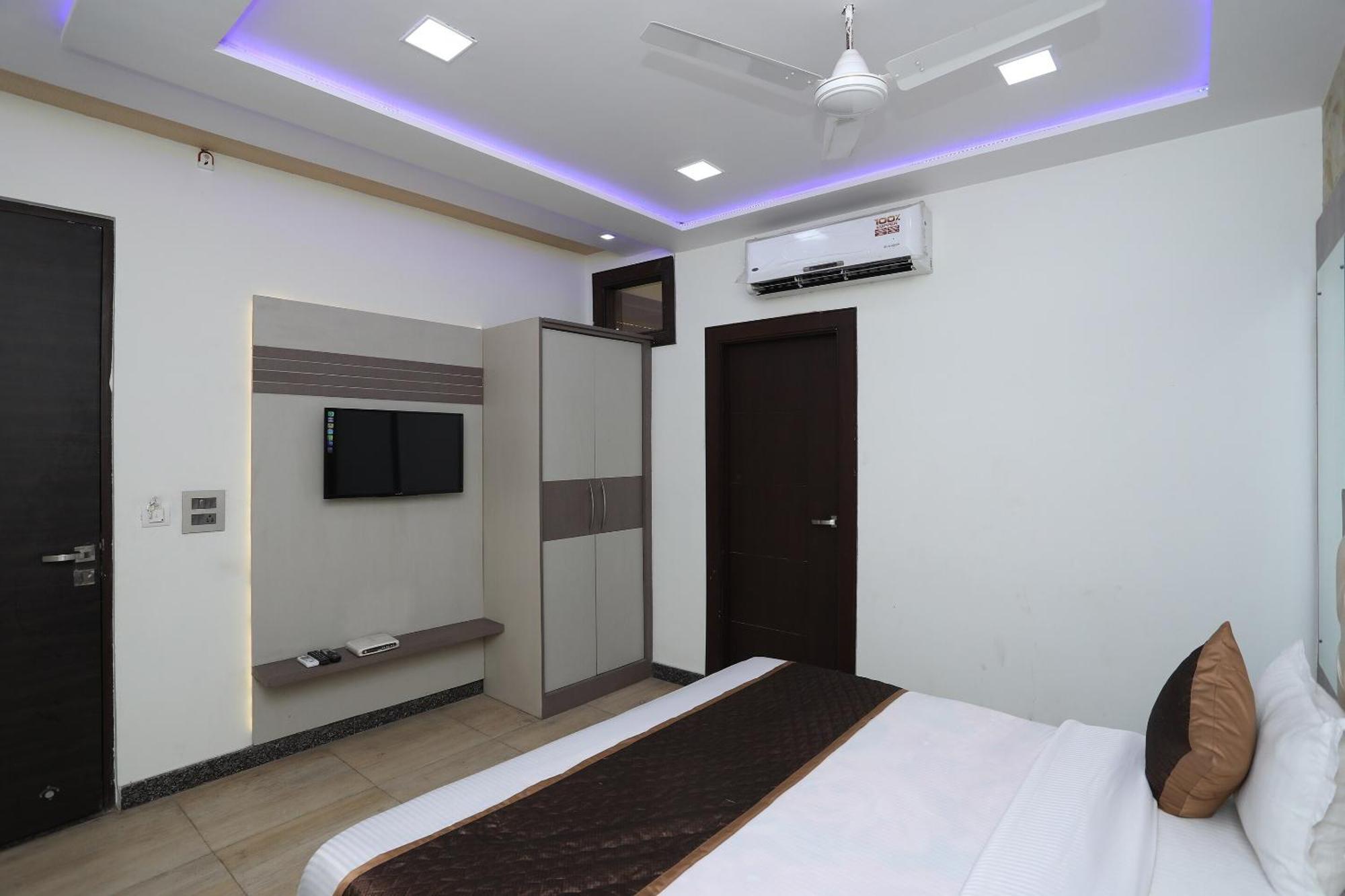 Oyo Hotel Vaishnavi Heritage Inn Агра Экстерьер фото