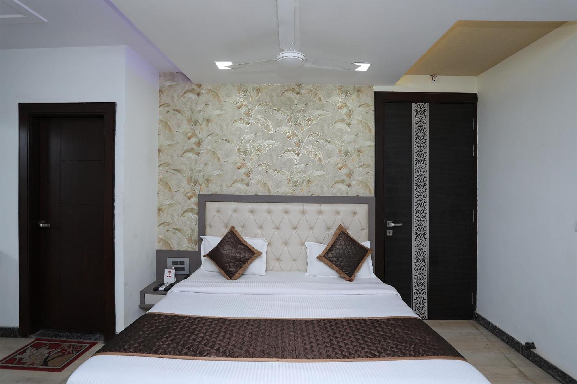 Oyo Hotel Vaishnavi Heritage Inn Агра Экстерьер фото