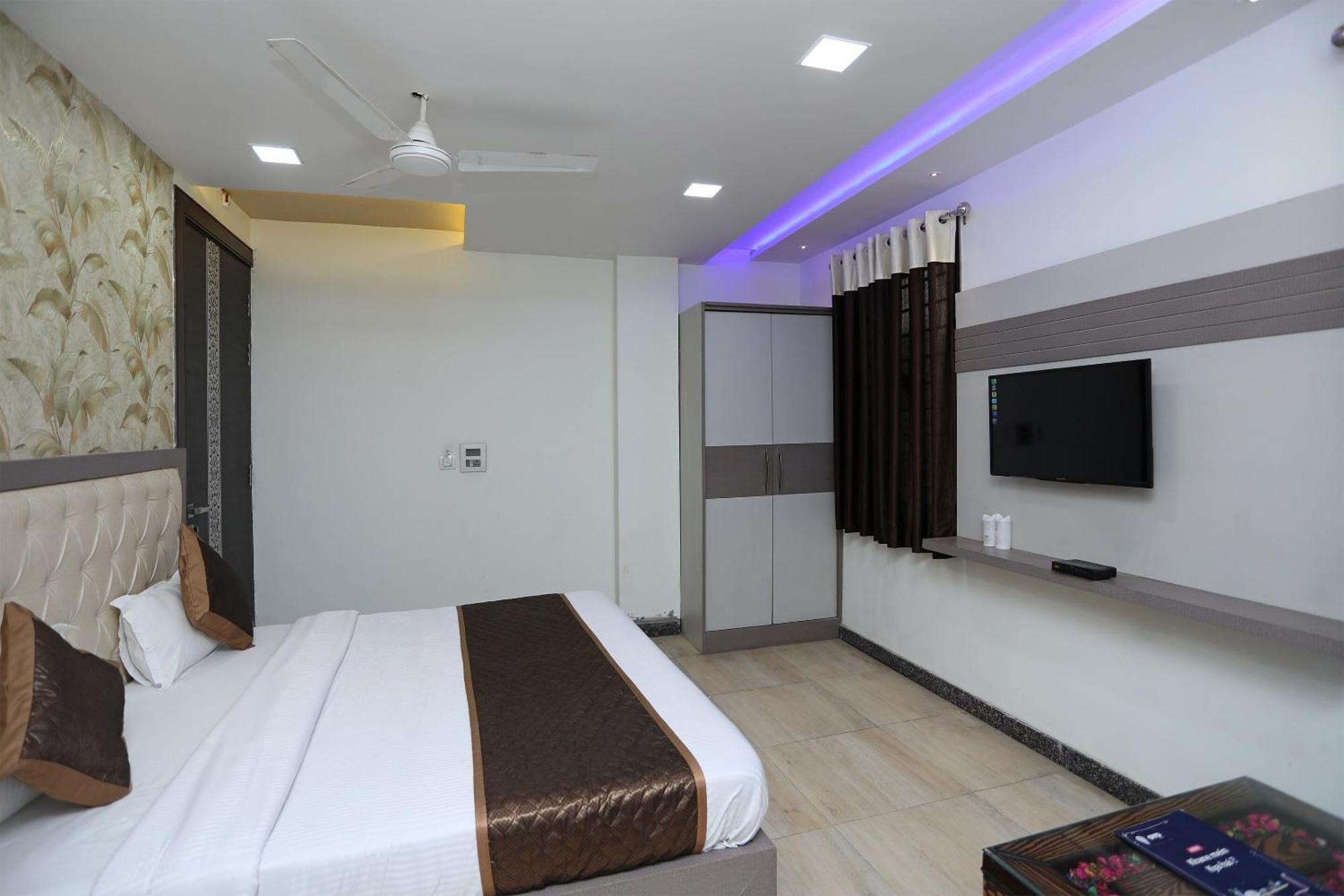 Oyo Hotel Vaishnavi Heritage Inn Агра Экстерьер фото