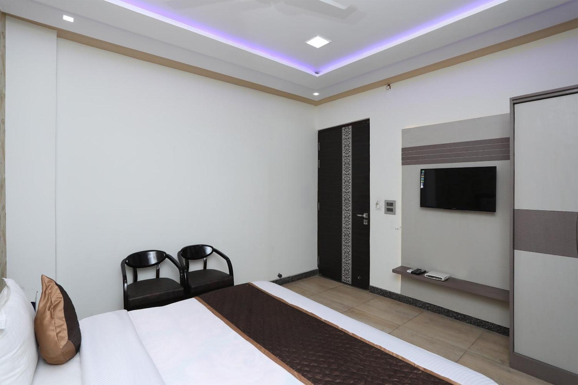 Oyo Hotel Vaishnavi Heritage Inn Агра Экстерьер фото