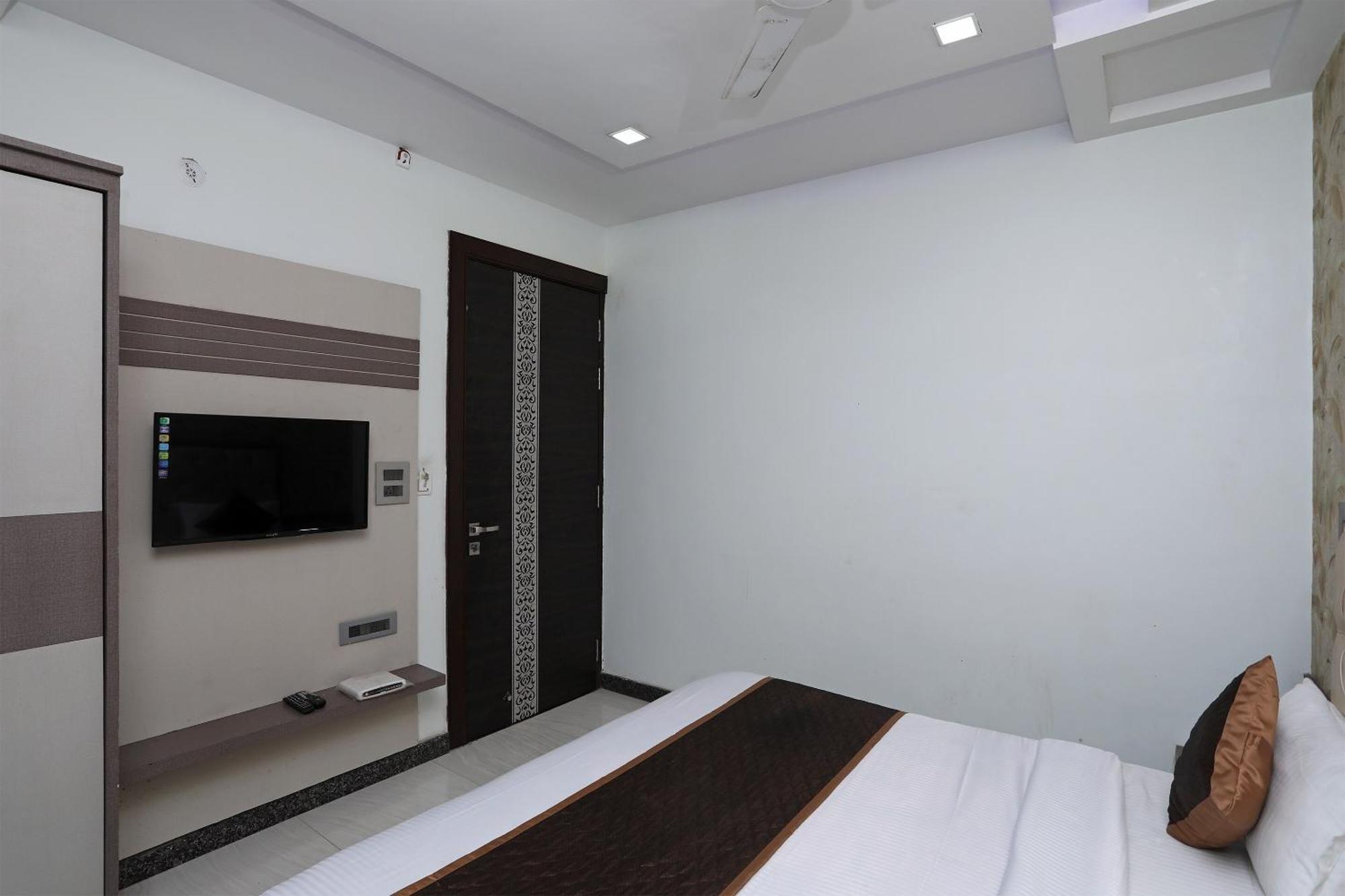 Oyo Hotel Vaishnavi Heritage Inn Агра Экстерьер фото