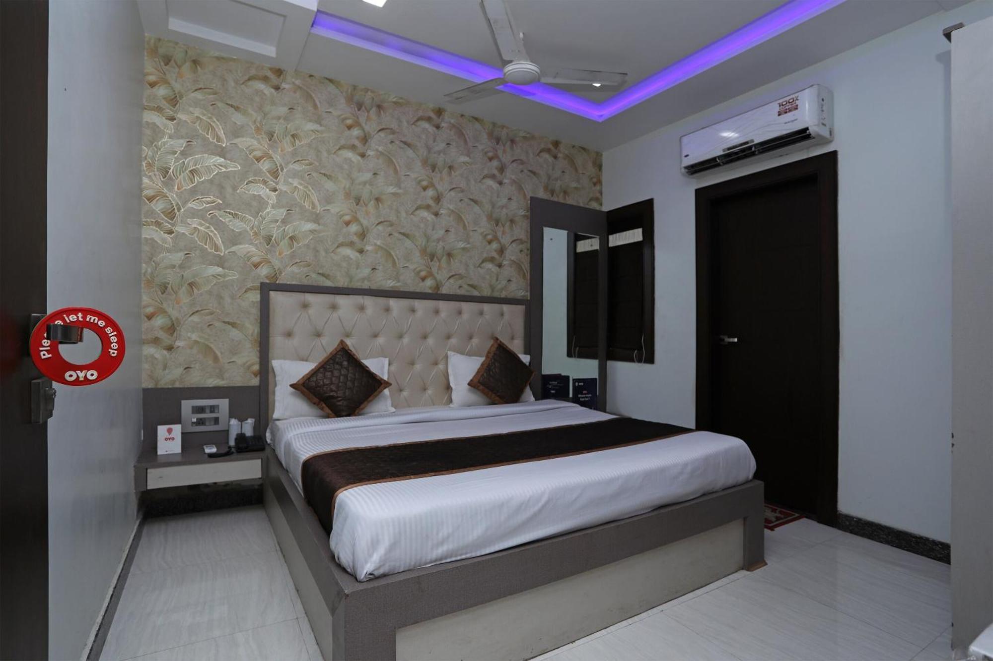 Oyo Hotel Vaishnavi Heritage Inn Агра Экстерьер фото